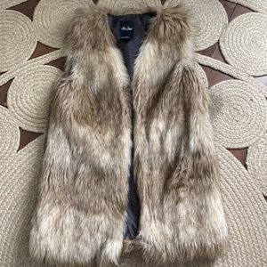 Me Jane Faux Fur Vest